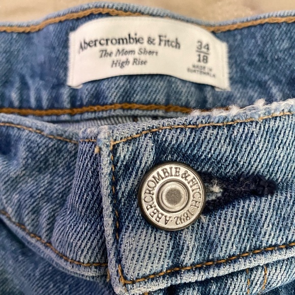 NWT Abercrombie & Fitch High Rise Mom Shorts - Picture 3 of 4